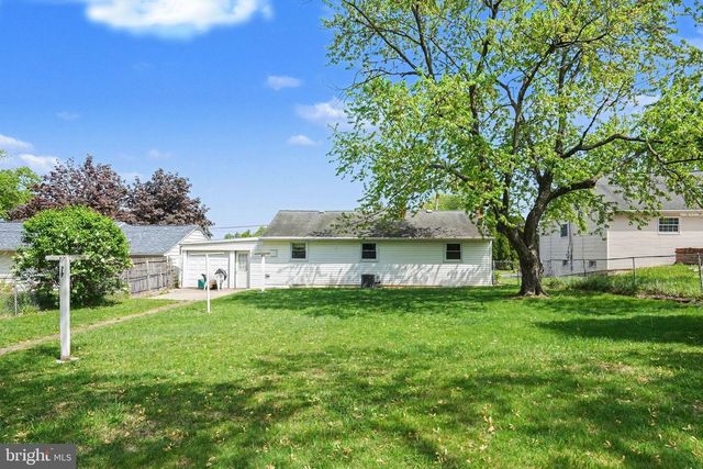 1872 SPRING ROAD, Carlisle, PA 17013