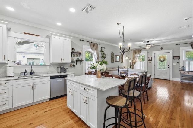 314 W COMANCHE AVENUE, Tampa, FL 33604