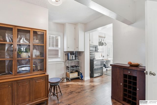 3052 S 43rd Street, Omaha, NE 68105