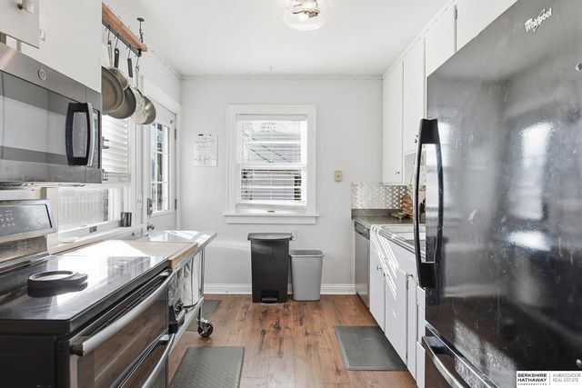 3052 S 43rd Street, Omaha, NE 68105