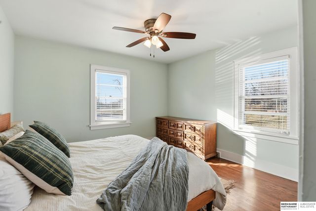 3052 S 43rd Street, Omaha, NE 68105