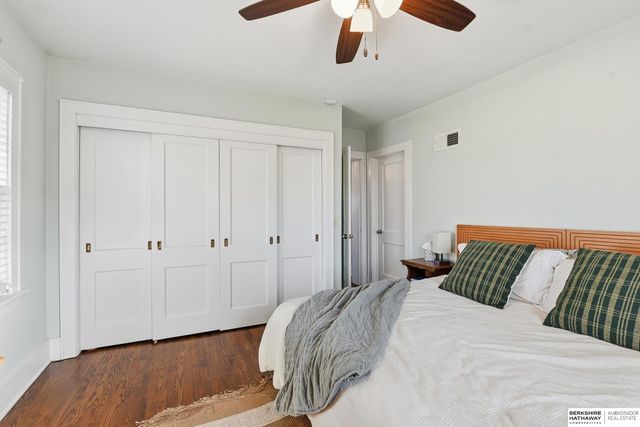 3052 S 43rd Street, Omaha, NE 68105