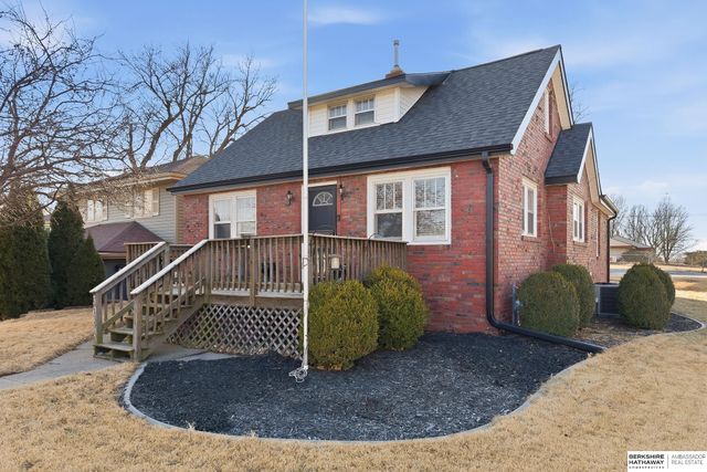 3052 S 43rd Street, Omaha, NE 68105