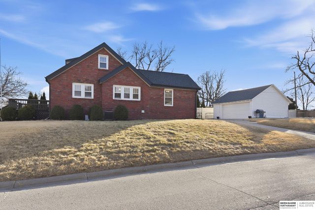 3052 S 43rd Street, Omaha, NE 68105