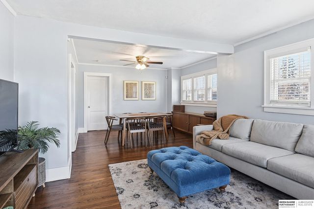 3052 S 43rd Street, Omaha, NE 68105