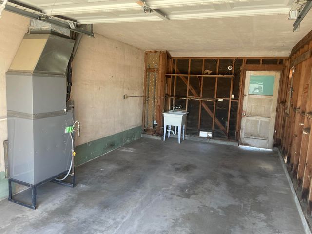 2616 W Iris Avenue, Visalia, CA 93277