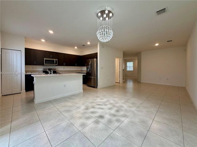 2685 SE 13th Court, Homestead, FL 33035