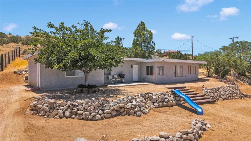 25623 Santa Rosa, Apple Valley, CA 92308