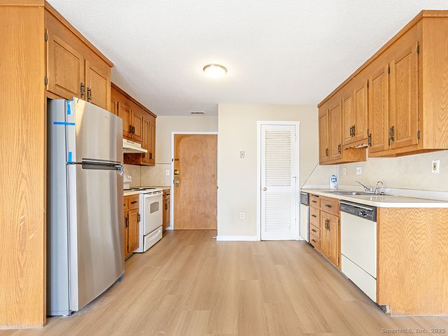 50 Long Street APT 5, New Britain, CT 06051