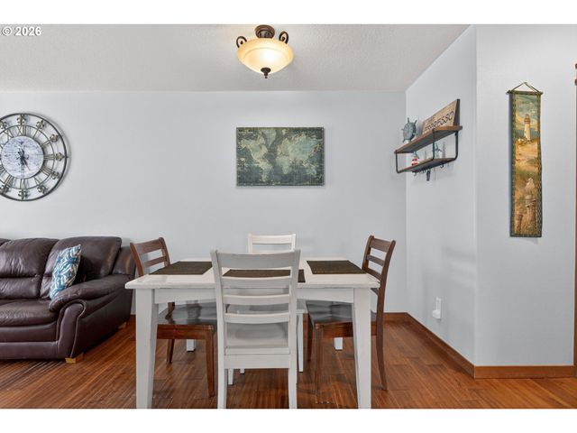 1061 S COLUMBIA St, Seaside, OR 97138