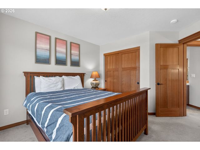 1061 S COLUMBIA St, Seaside, OR 97138