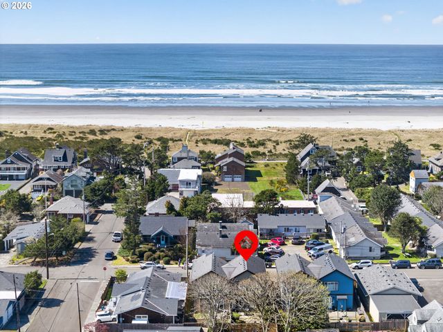 1061 S COLUMBIA St, Seaside, OR 97138