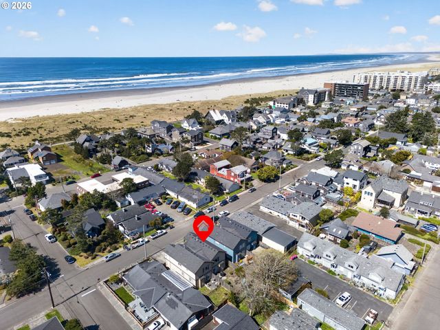 1061 S COLUMBIA St, Seaside, OR 97138
