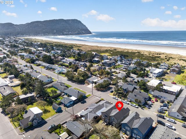 1061 S COLUMBIA St, Seaside, OR 97138