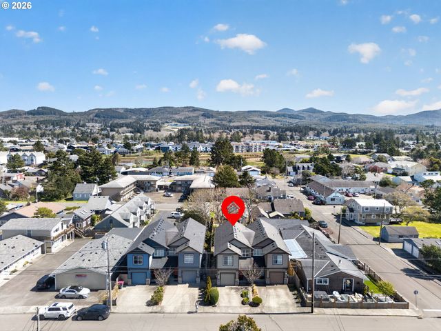 1061 S COLUMBIA St, Seaside, OR 97138