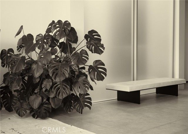 838 N Kings Road 303, West Hollywood, CA 90069