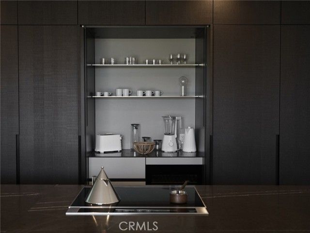 838 N Kings Road 303, West Hollywood, CA 90069