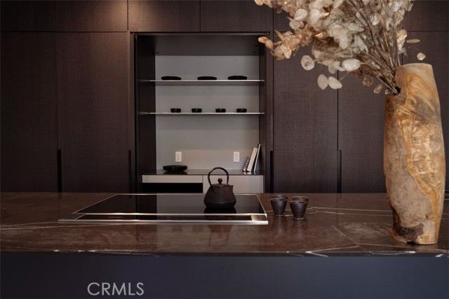 838 N Kings Road 303, West Hollywood, CA 90069