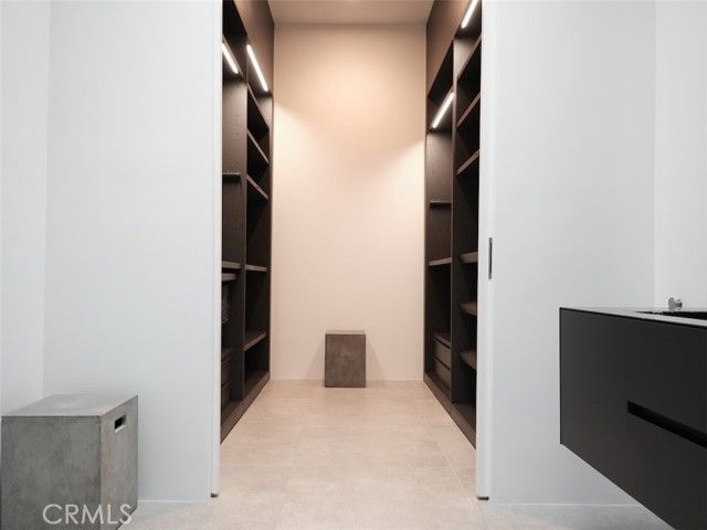 838 N Kings Road 303, West Hollywood, CA 90069