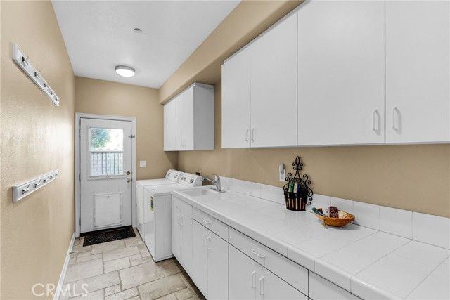 2542 Adage Way, Riverside, CA 92506