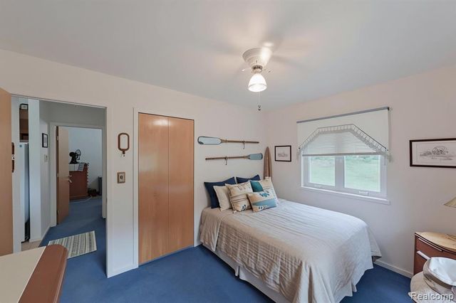 8700 Hillsdale Drive, Gregory, MI 48137