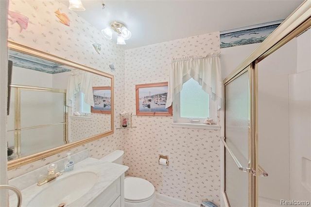 8700 Hillsdale Drive, Gregory, MI 48137