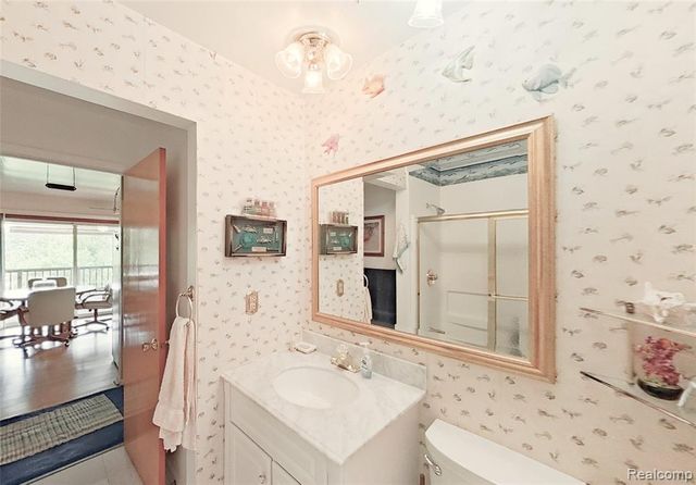 8700 Hillsdale Drive, Gregory, MI 48137