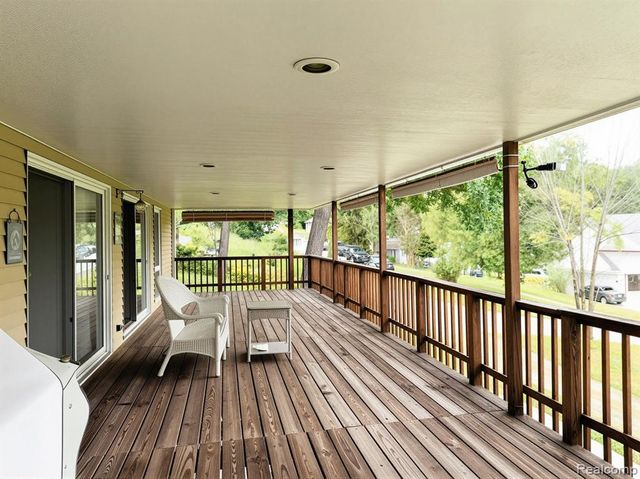 8700 Hillsdale Drive, Gregory, MI 48137