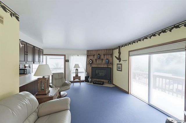 8700 Hillsdale Drive, Gregory, MI 48137