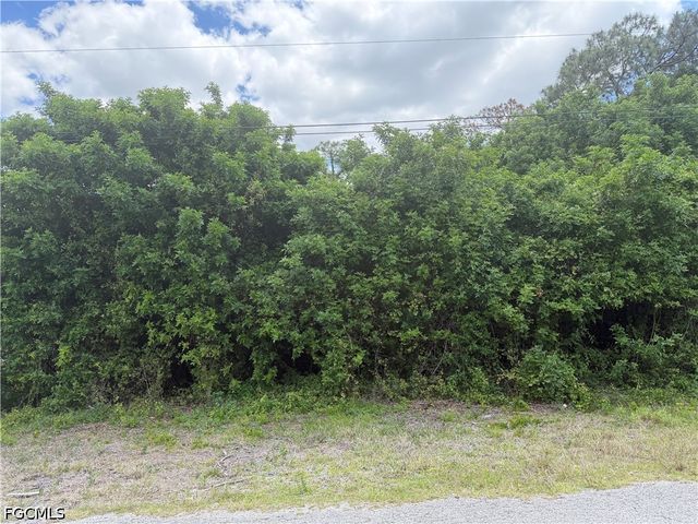 108 Columbus AVE, Lehigh Acres, FL 33936
