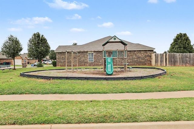 11444 SW 25th Terrace, Yukon, OK 73099