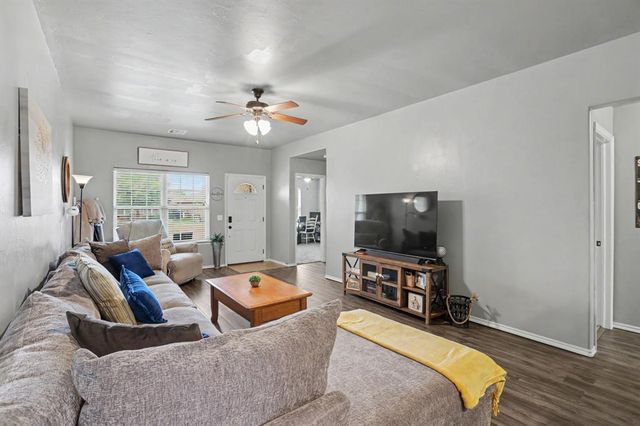 11444 SW 25th Terrace, Yukon, OK 73099
