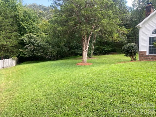 11101 Deerpath Court, Charlotte, NC 28262