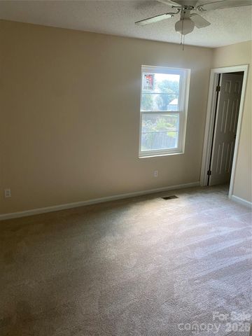11101 Deerpath Court, Charlotte, NC 28262