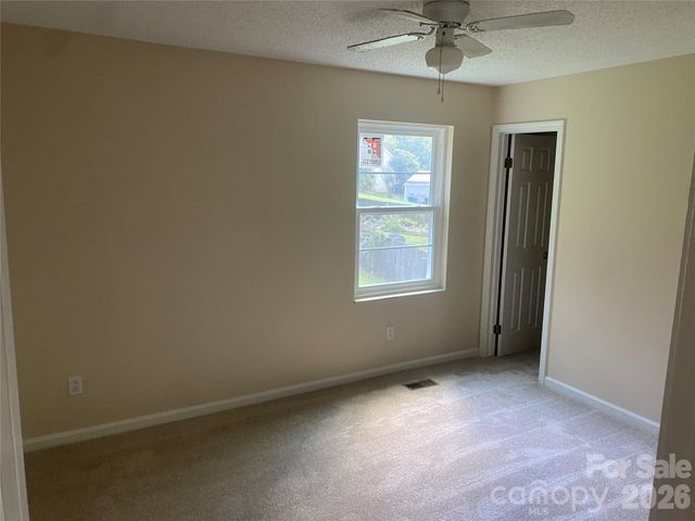 11101 Deerpath Court, Charlotte, NC 28262
