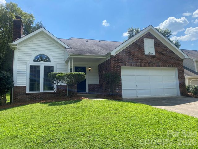 11101 Deerpath Court, Charlotte, NC 28262