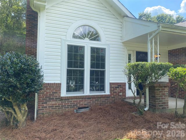 11101 Deerpath Court, Charlotte, NC 28262