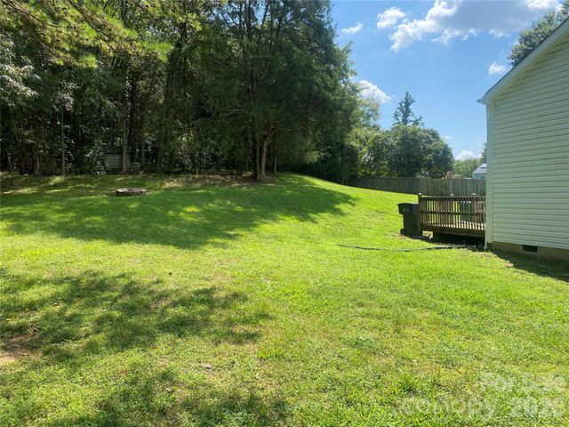 11101 Deerpath Court, Charlotte, NC 28262