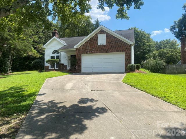 11101 Deerpath Court, Charlotte, NC 28262