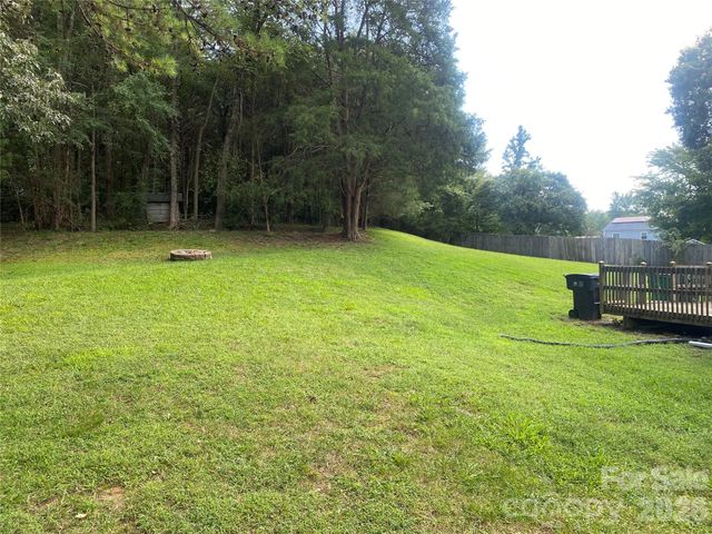 11101 Deerpath Court, Charlotte, NC 28262
