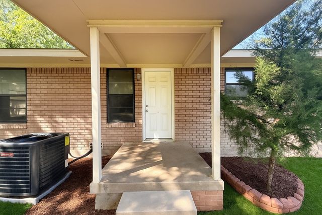 404 S Coppell Road, Coppell, TX 75019