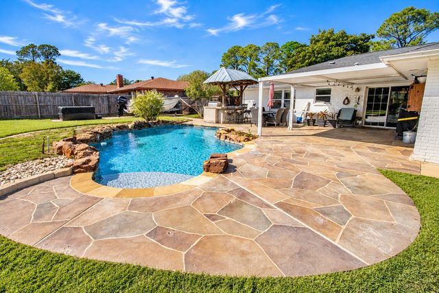 146 Village Estates Drive, Highland Village, TX 75077