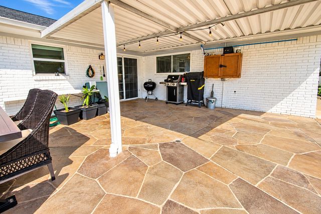 146 Village Estates Drive, Highland Village, TX 75077