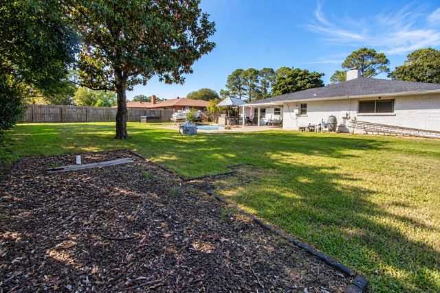 146 Village Estates Drive, Highland Village, TX 75077