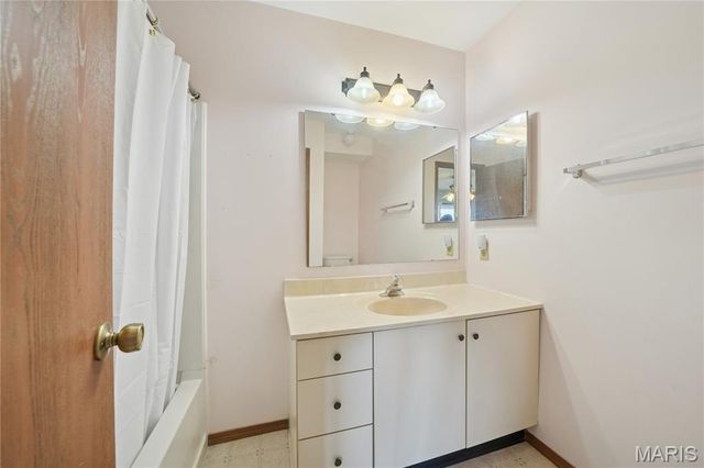 1003 Hidden Ridge Trail, Unincorporated, MO 63088