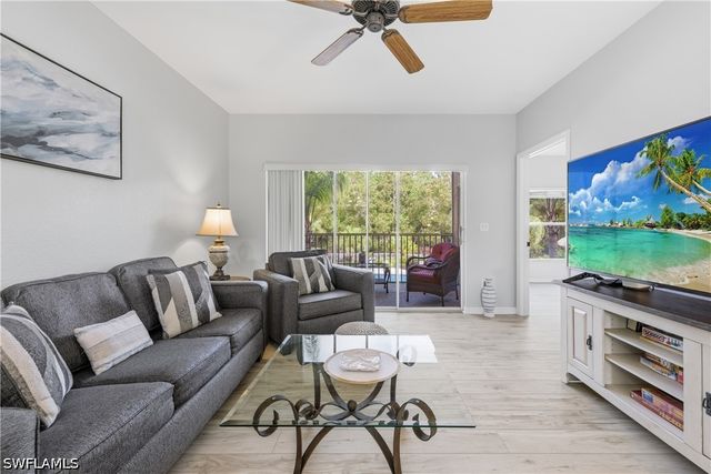 9175 Celeste DR 204, Naples, FL 34113