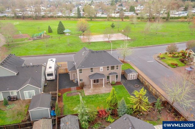 230 SW Wyatt St, Dallas, OR 97338