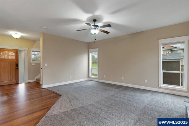 230 SW Wyatt St, Dallas, OR 97338