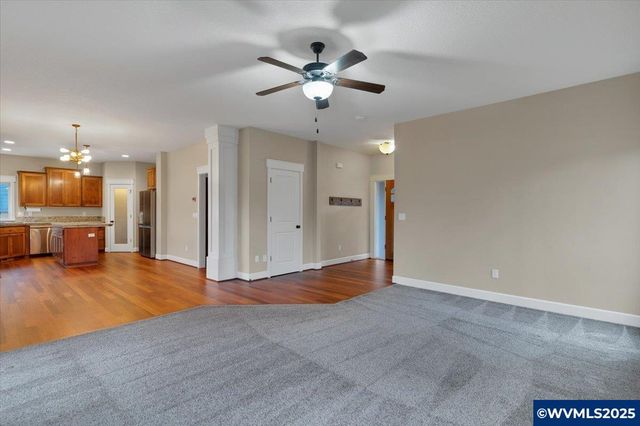 230 SW Wyatt St, Dallas, OR 97338