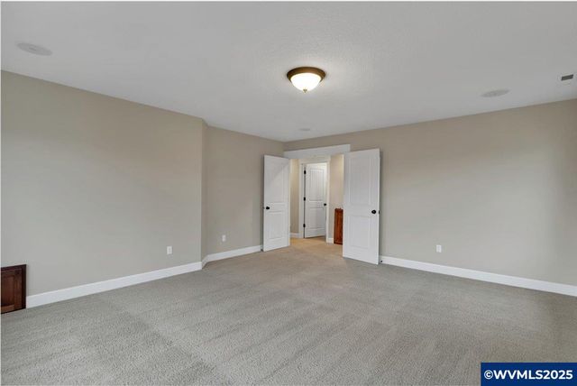 230 SW Wyatt St, Dallas, OR 97338